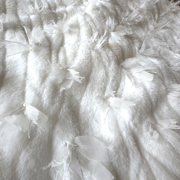 Pottery Barn x LoveShackFancy Sweet Bows Fur Pillow Standard Sham White Bow NWOT - Picture 4 of 6